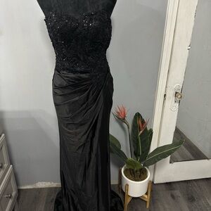BEAST FASHION Elegant Black Strapless Dress